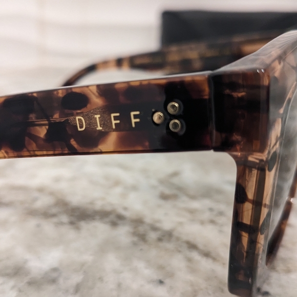 NWOT Diff Krista Horton - The Kamp Himalayan Tortoise Oversized Sunglasses - Picture 4 of 8